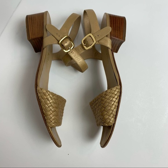 Vintage Salvatore Ferragamo tan metallic leather woven block heel sandals 9 - Picture 10 of 11